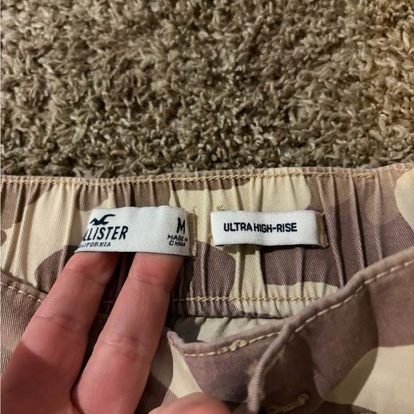 NWT Ultra High Rise Hollister Women’s Desert Camo Edgy Aesthetic Joggers Size M - Picture 2 of 7